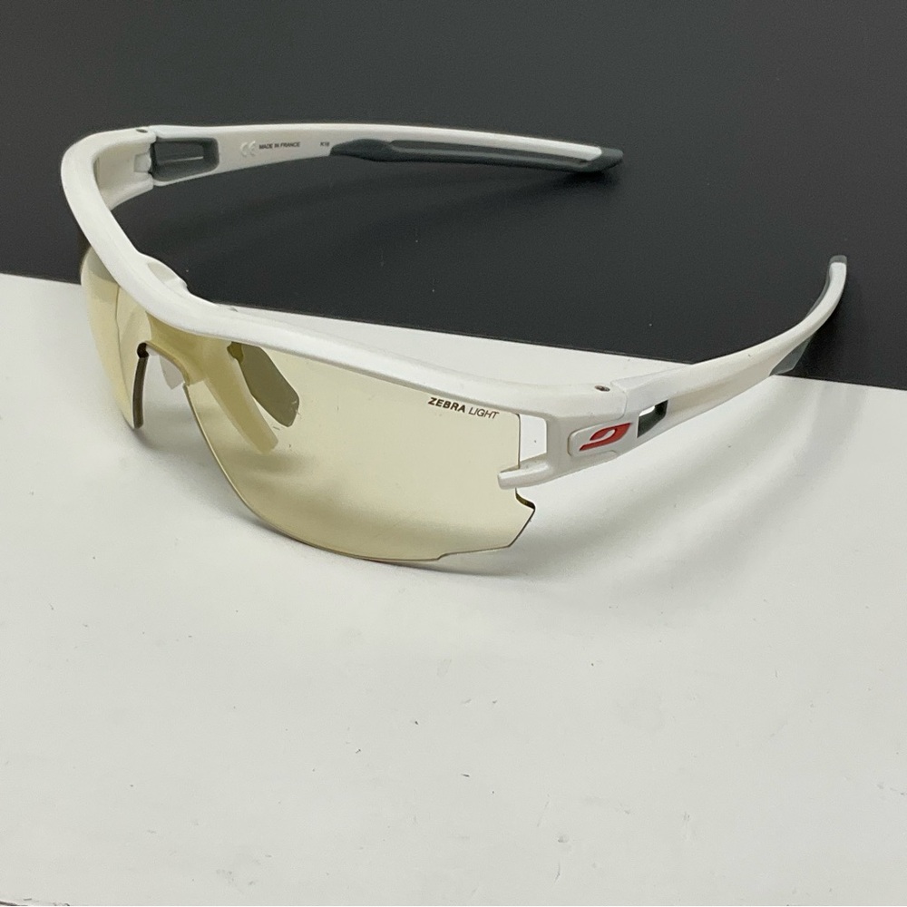 Julbo Aero Reactiv Photochromic Sport Sunglasses some scratches